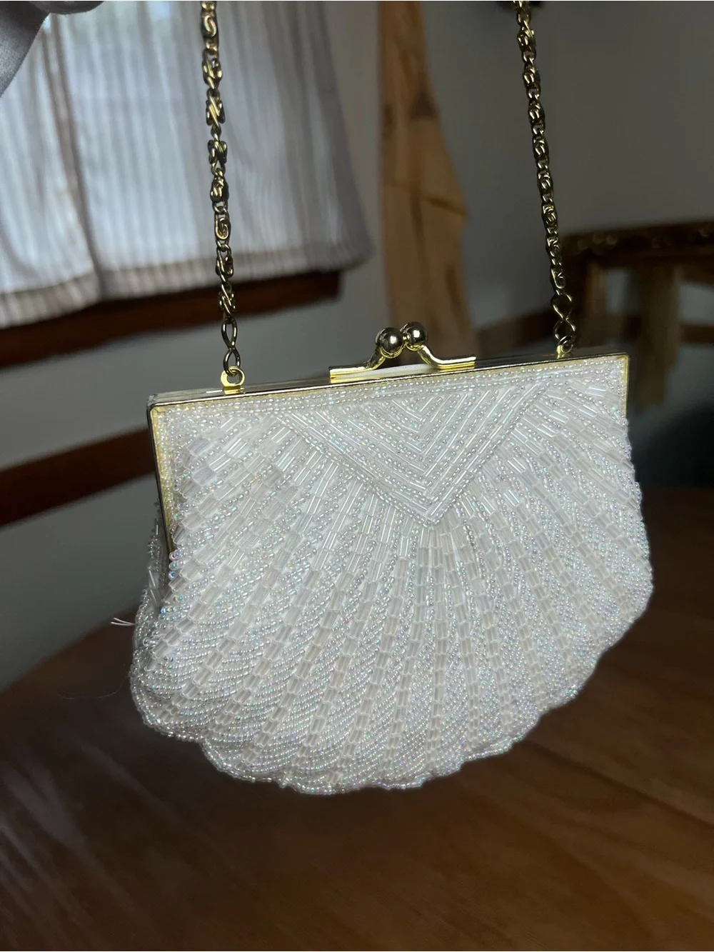 Vintage Elegant White Beaded Shell Evening Purse Clutch with Gold Chain Bridal
